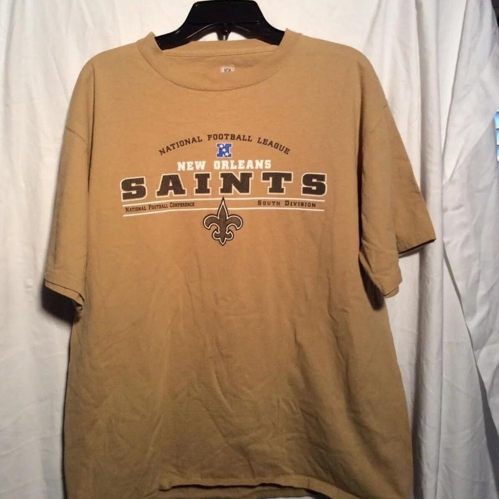new orleans saints T shirt Large